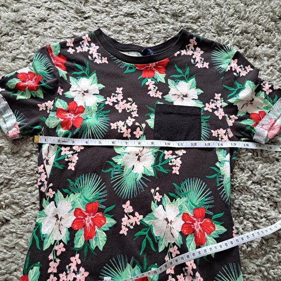 Divided | Colorful tropical floral women's t shirt,front pocket - Picture 9 of 12